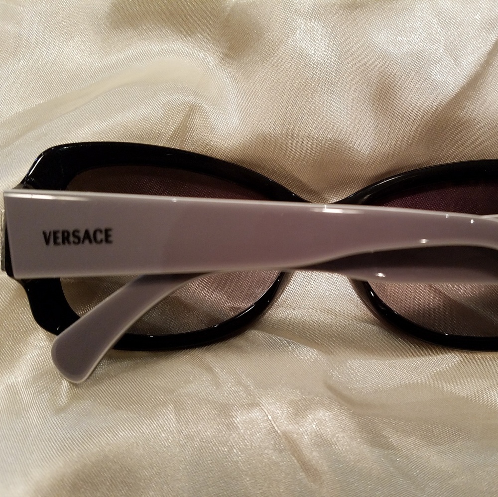 Versace sunglasses - Picture 3 of 4